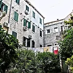 Gasthuis Jr Luxury 4*