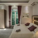 Jr Luxury Gasthuis