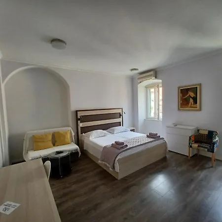 בית הארחה Jr Luxury 4*