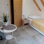 Jr Luxury Split
