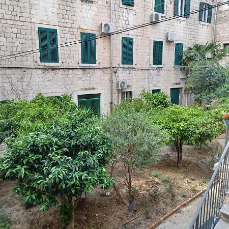 Jr Luxury Спліт