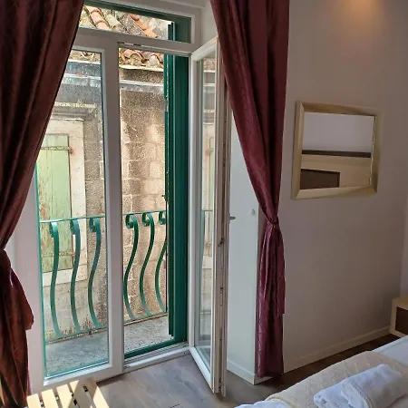 Гостьовий будинок Jr Luxury 4*