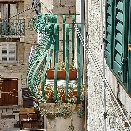 Гостьовий будинок Jr Luxury