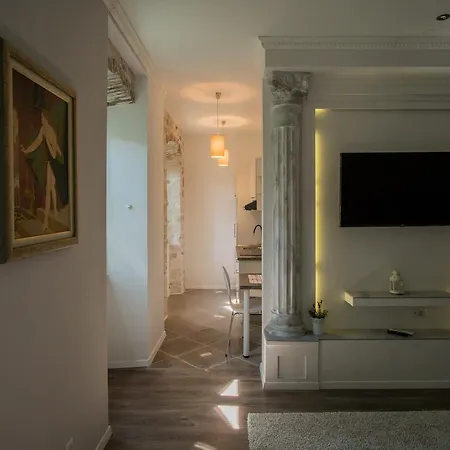 Jr Luxury Спліт