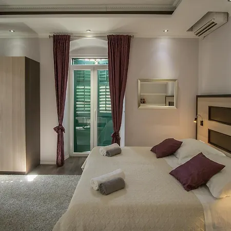 Jr Luxury Гостьовий будинок