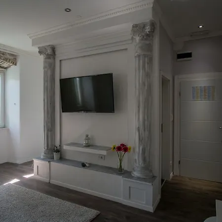 Гостьовий будинок Jr Luxury