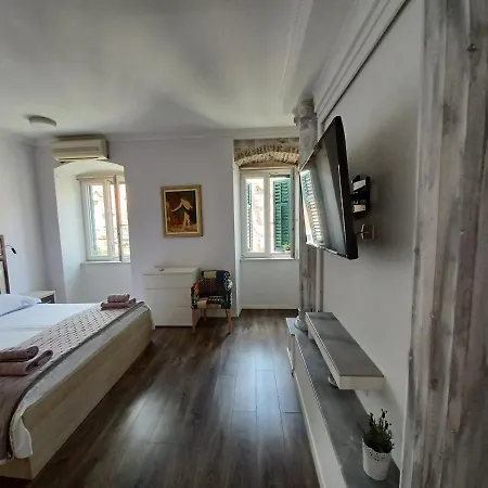 Jr Luxury Split
